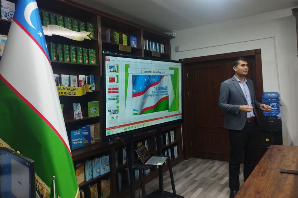 Bayroq qabul qilingan kun munosabati bilan davra suhbati bo'lib o'tdi.