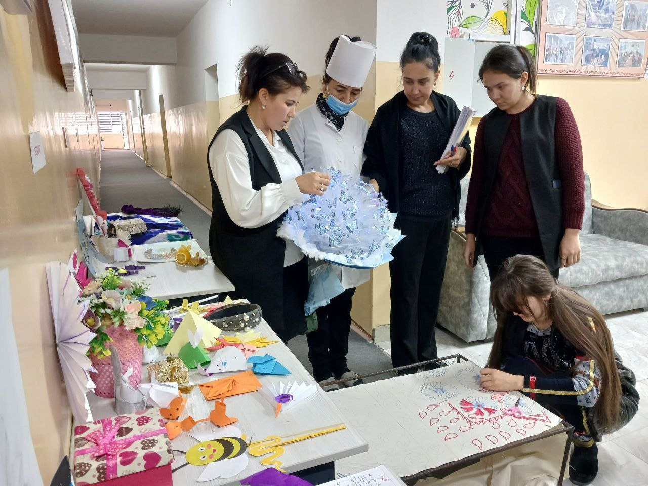 Joriy yilning 30 noyabr kuni Navoiy Innovatsiyalar Universiteti talabalar turar joyida Ma'naviyat bo'limi tomonidan talaba qizlarimiz orasida qavatlararo “Mohir qo'llar va rasmlar” tanlovi o'tkazildi.