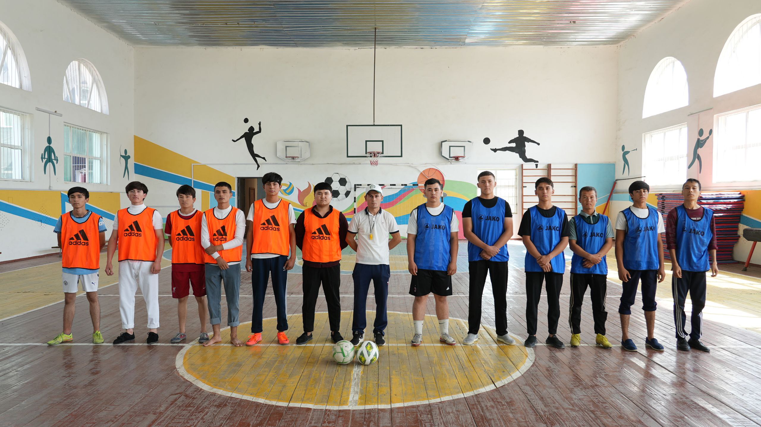⚽️ Navoiy Innovatsiyalar Universiteti Surxondaryo kampusida “Futbool” musobaqasi!