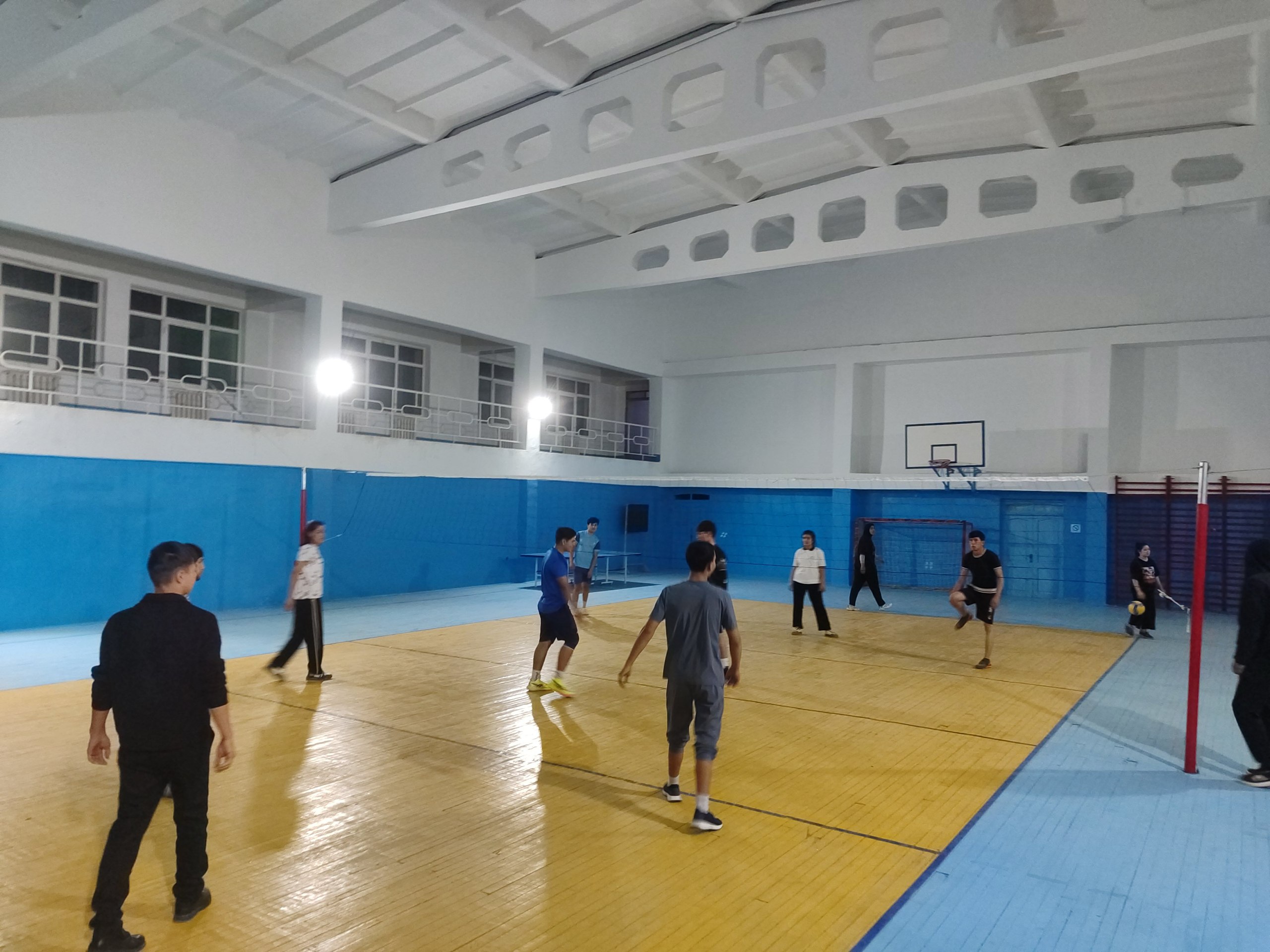 🏐 "Besh tashabbus olimpiadasi" doirasida Navoiy innovatsiyalar universitetida "Voleybol" sport turi bo‘yicha mashg‘ulotlar o‘tkazilib, sportchi talabalar saralab olinmoqda.