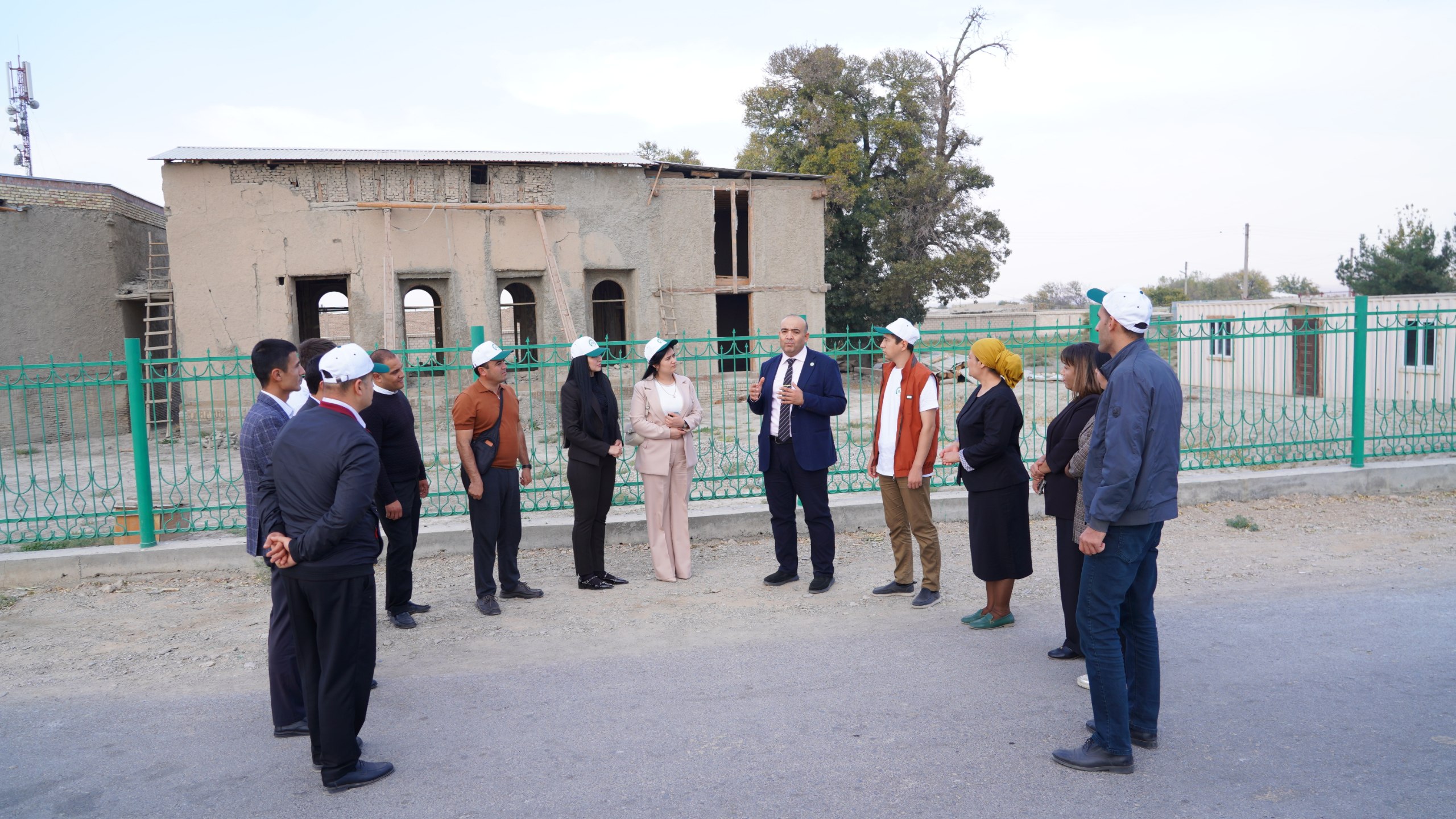 🏛 Navoiy innovatsiyalar universiteti magistrlari Mirzachorbog‘ tarixiy majmuasiga tashrif buyurishdi